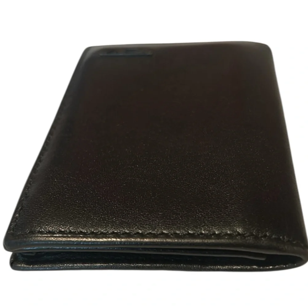Tumi Men's Leather Gusseted Card Case